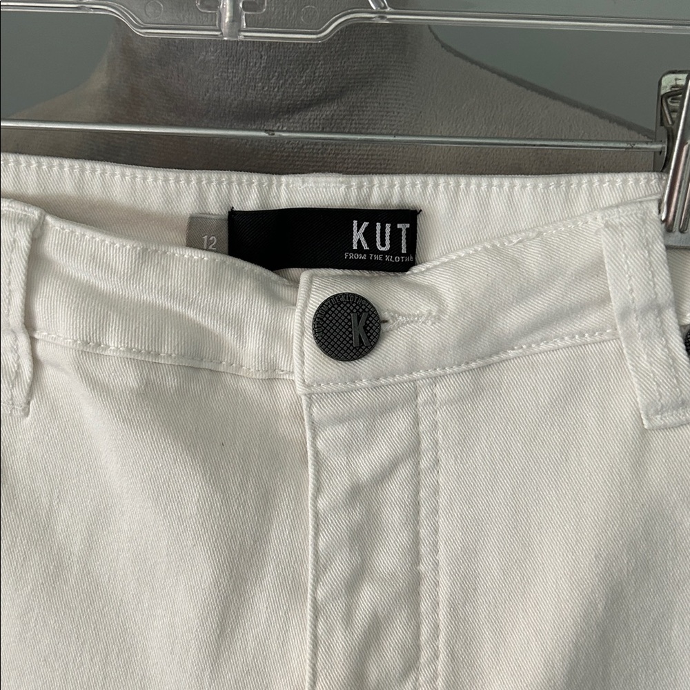 Kut from the Kloth Sophie Hi-rise Bermuda Shorts with Rolled Cuffs 12 - Picture 2 of 3